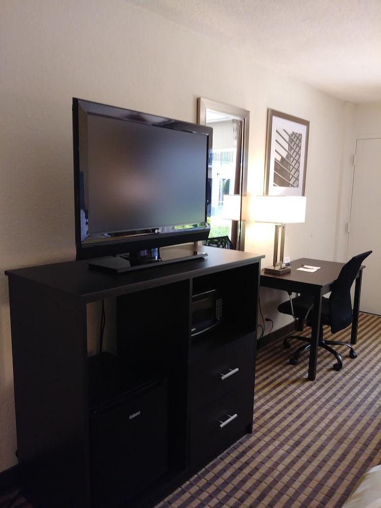 Quality Inn & Suites Laurel Esterno foto